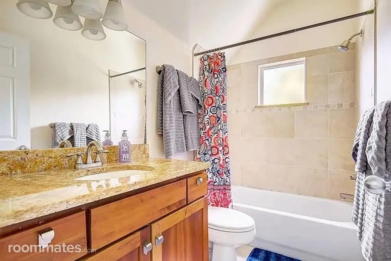 Profile photo 5 of 8