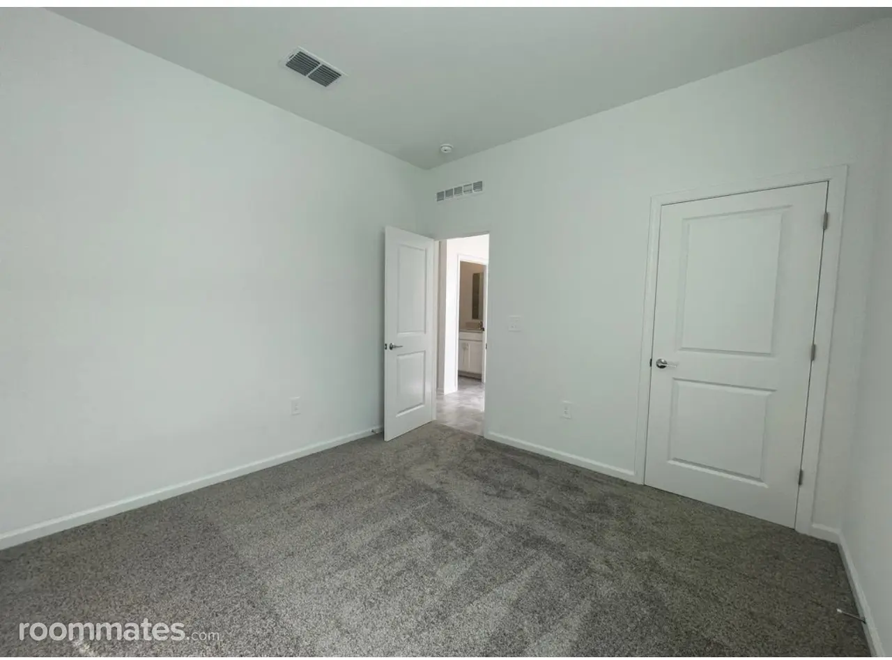 Profile photo 2 of 4