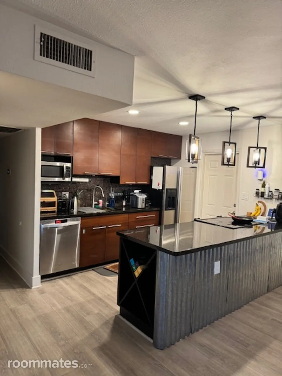 Profile photo 4 of 8