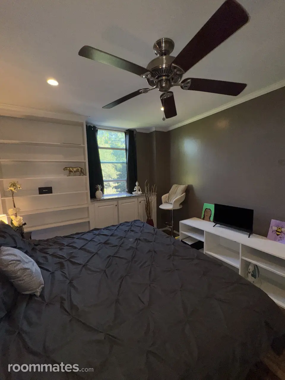 Profile photo 5 of 6