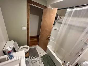 Room for rent in Eugene, OR $750, house