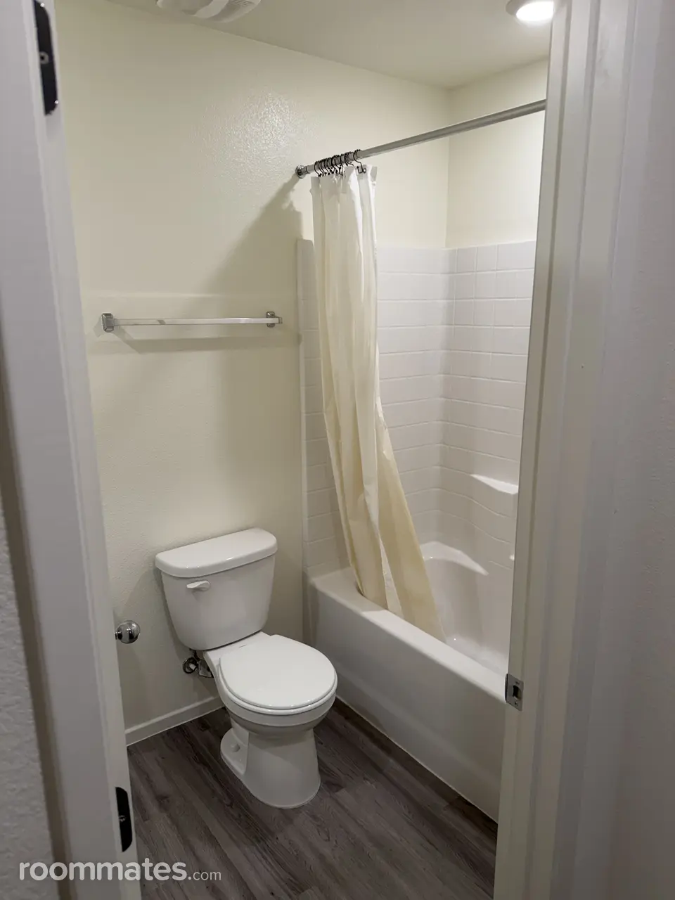 Profile photo 3 of 8