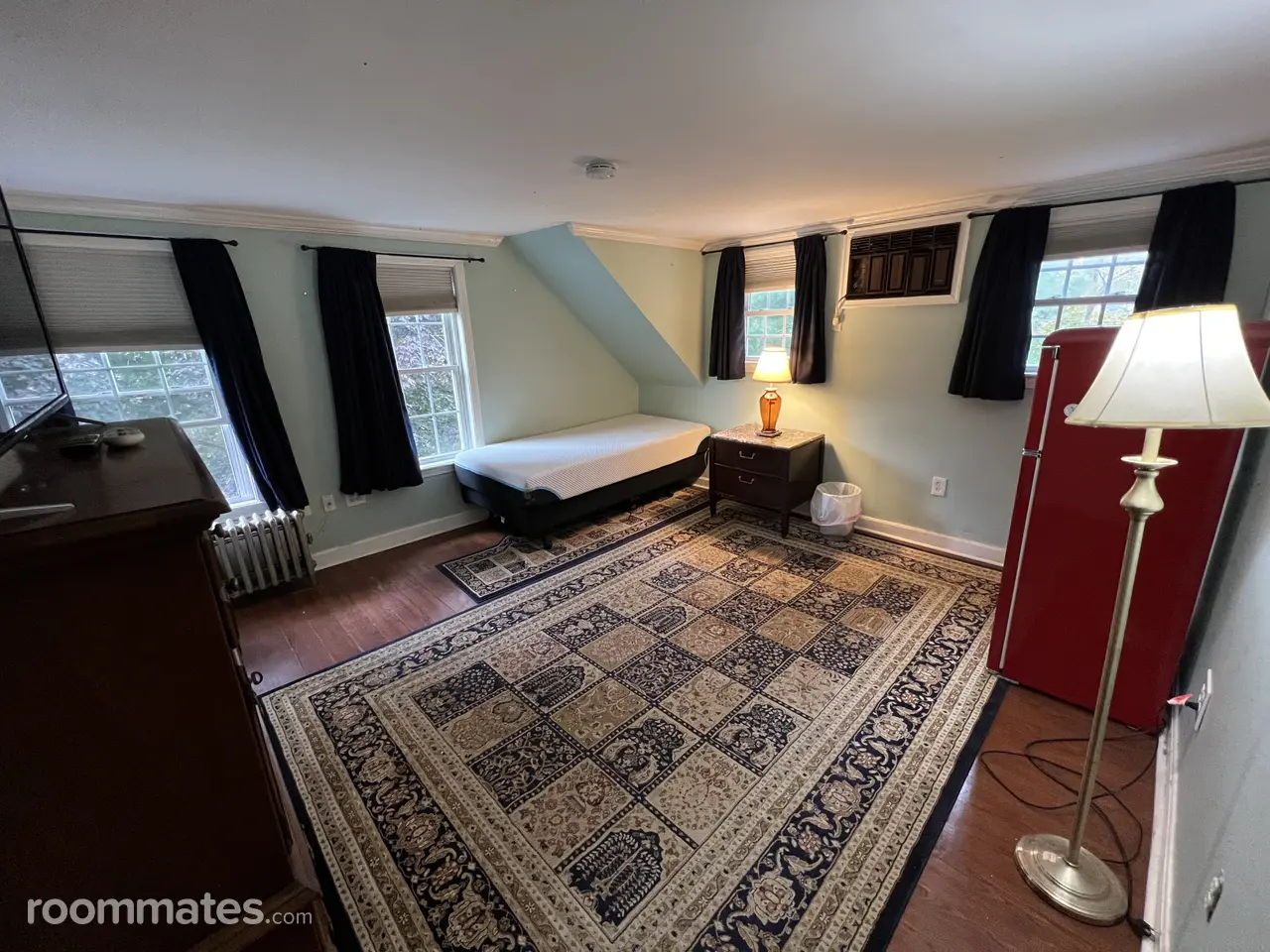 Profile photo 3 of 10