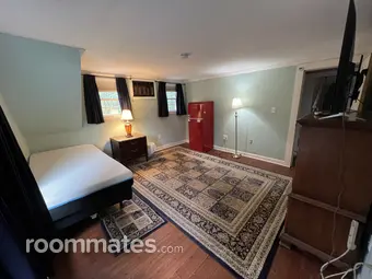 Room for rent in Brookline, NH $1100, house