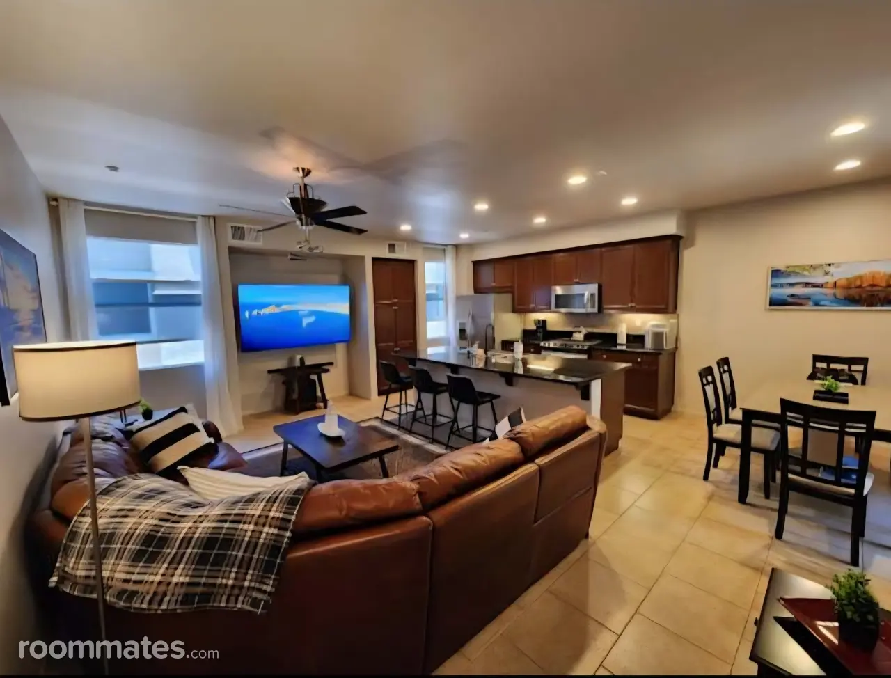 Profile photo 6 of 11