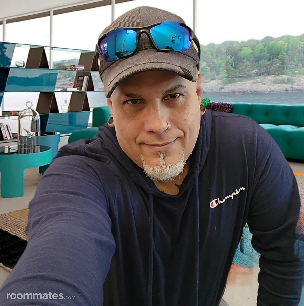 Profile photo 1 of 1