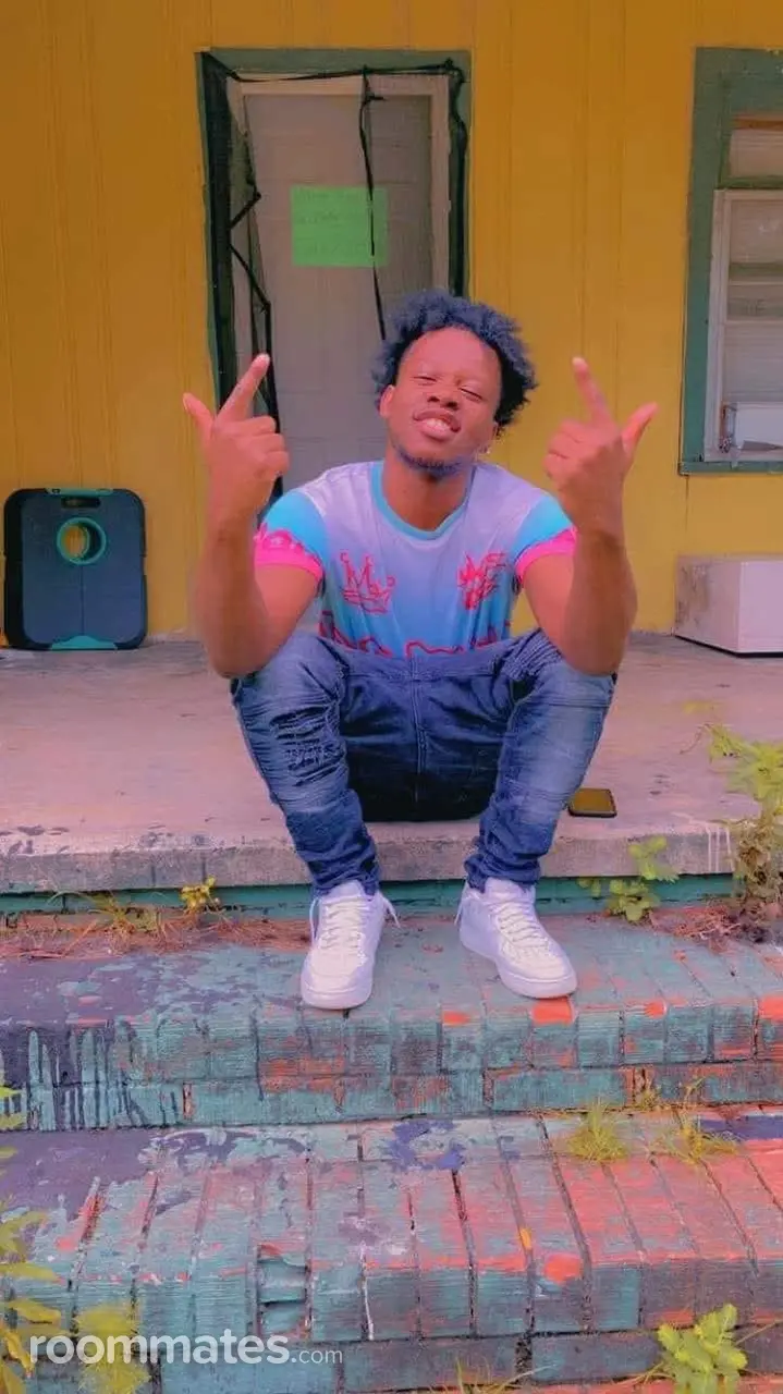 Profile photo 1 of 1