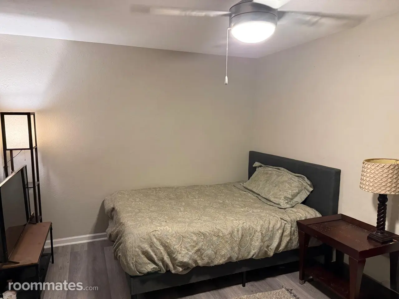 Profile photo 7 of 14