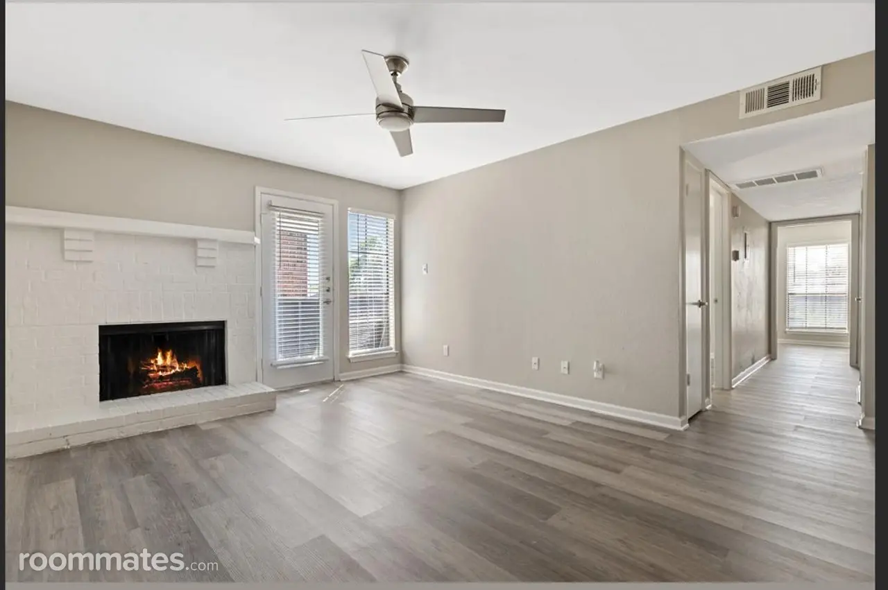 Profile photo 5 of 14