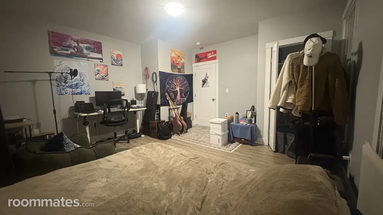 Profile photo 10 of 11