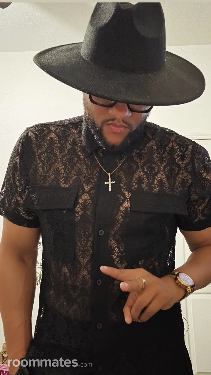 Profile photo 7 of 10