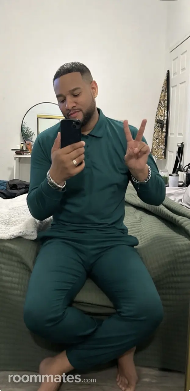 Profile photo 6 of 10