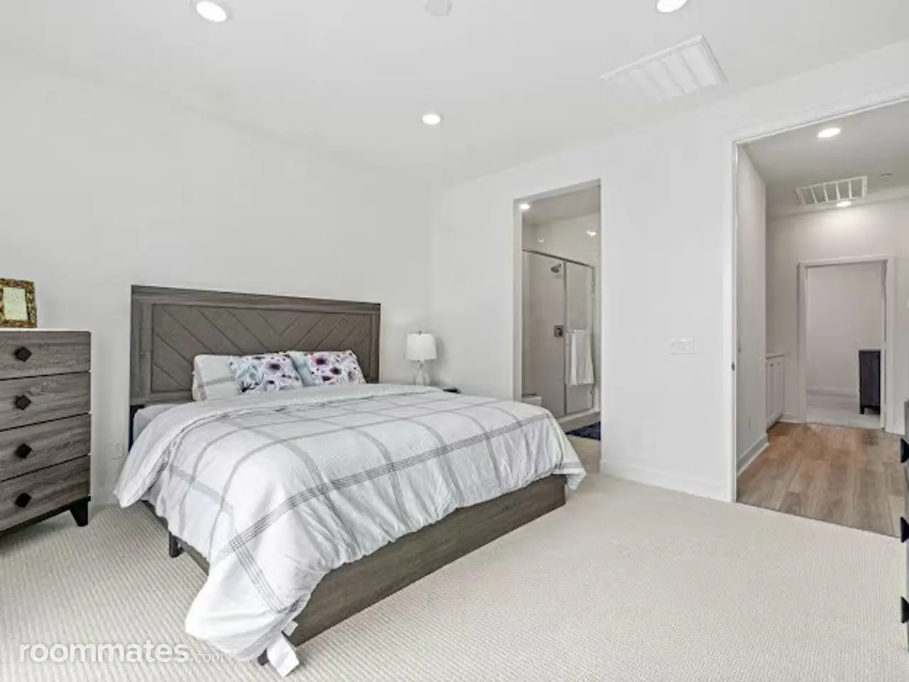 Profile photo 2 of 5