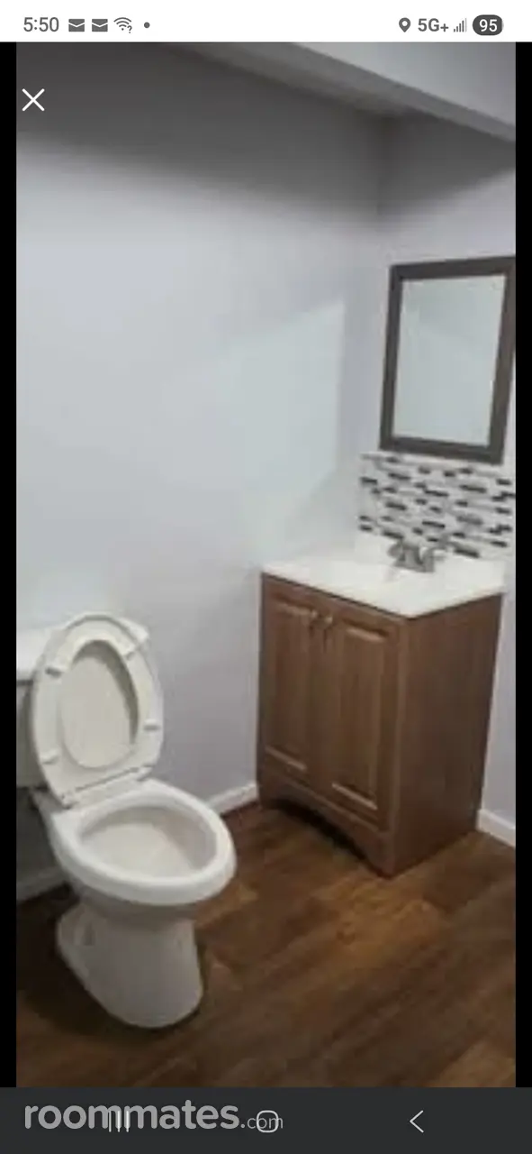 Profile photo 7 of 10