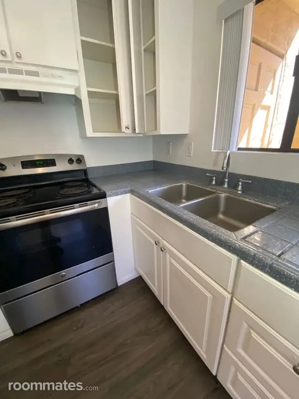 Profile photo 3 of 14