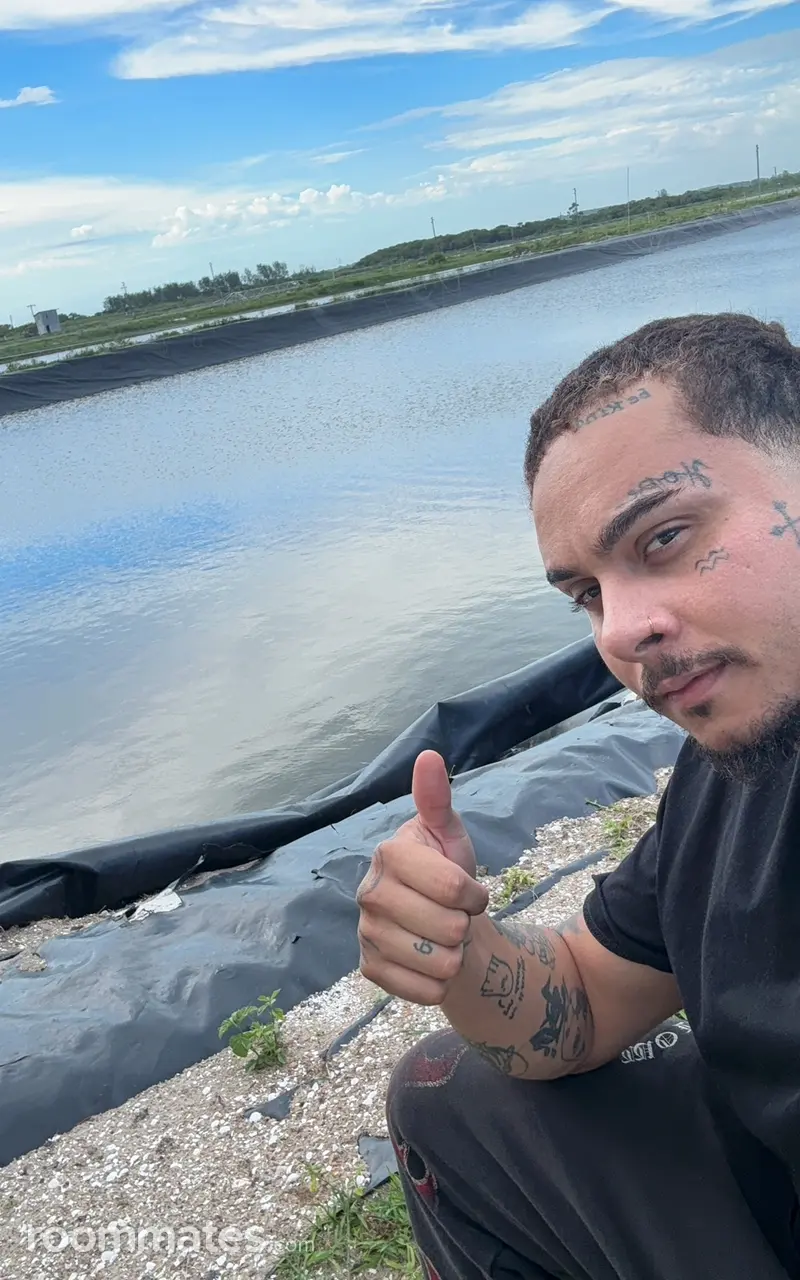 Profile photo 1 of 1