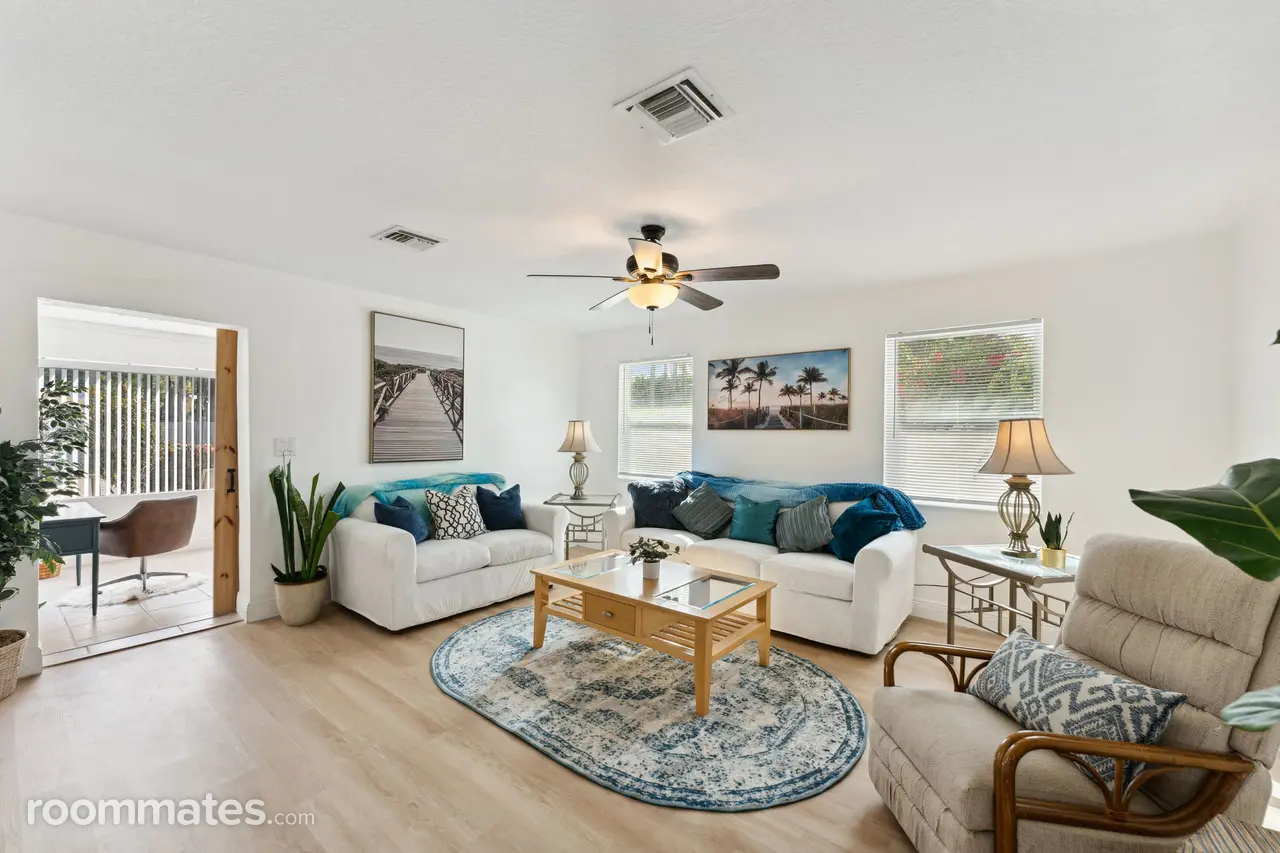 Profile photo 2 of 11