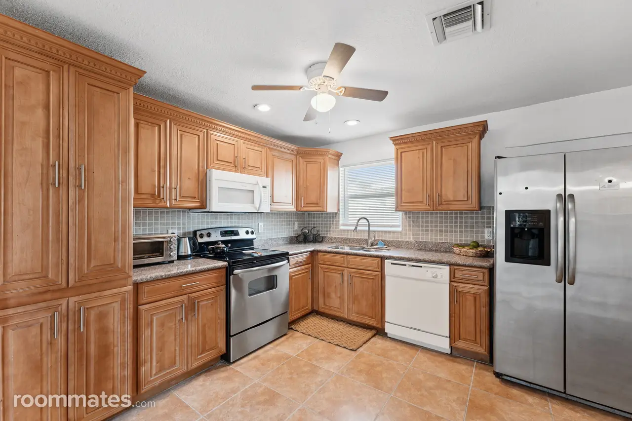 Profile photo 7 of 11