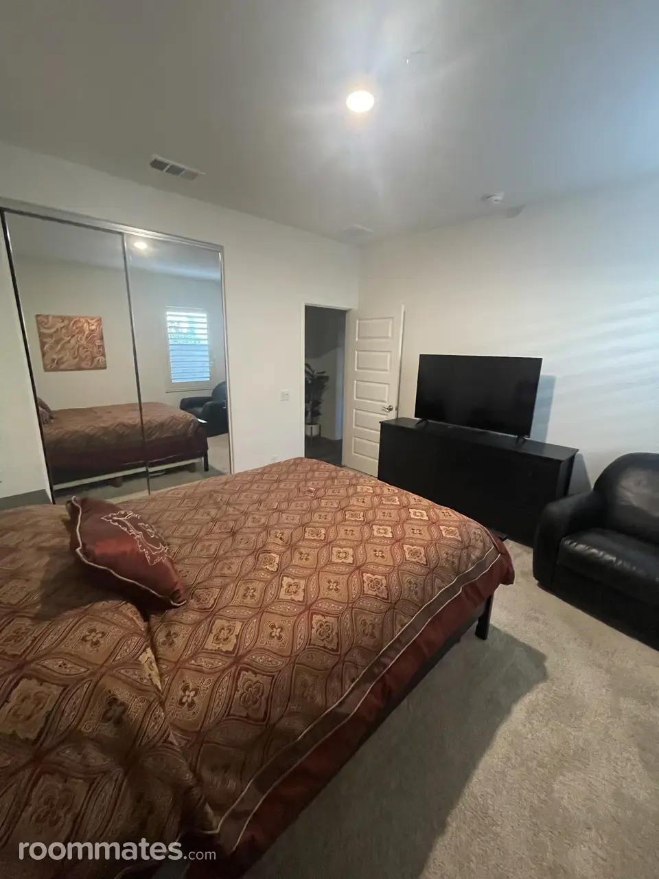 Profile photo 1 of 11