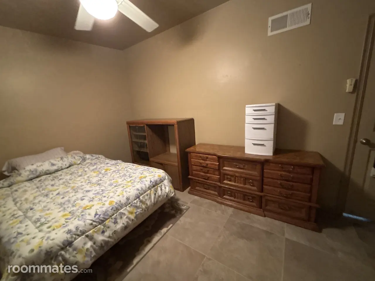 Profile photo 2 of 4