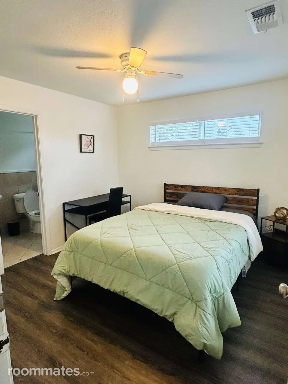 Profile photo 1 of 2