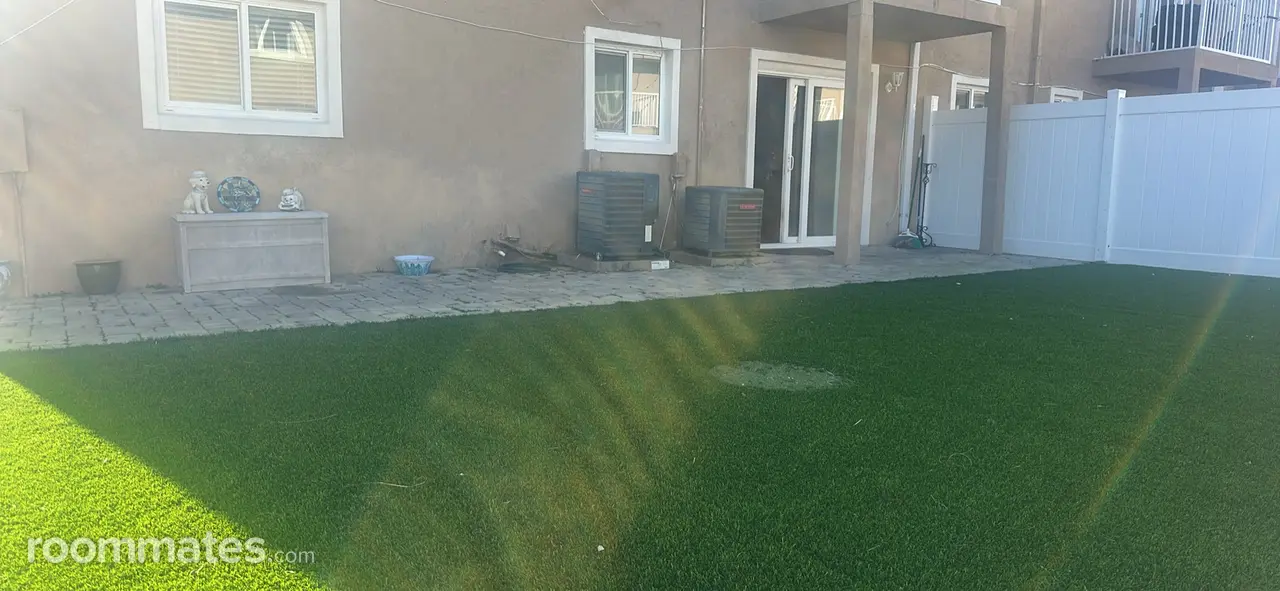 Profile photo 6 of 8