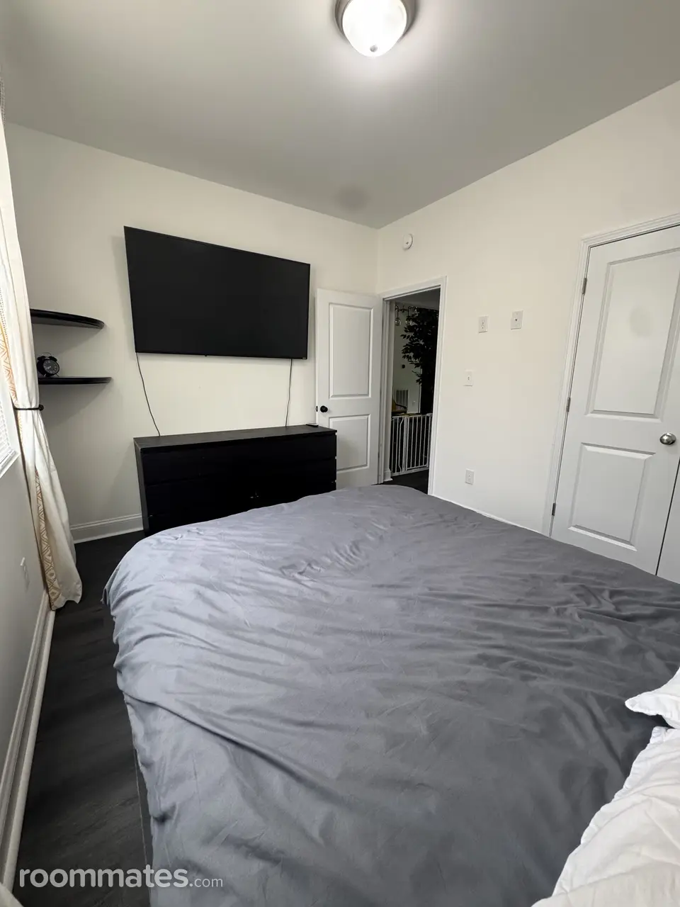 Profile photo 1 of 2