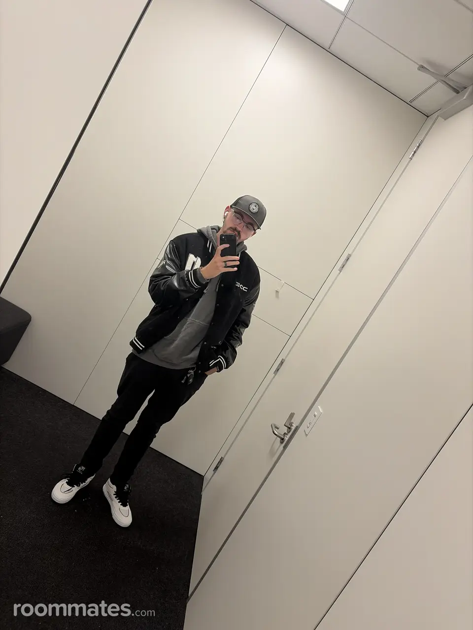 Profile photo 1 of 1