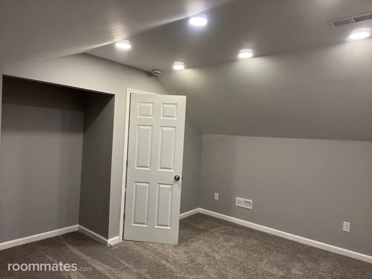 Profile photo 10 of 11