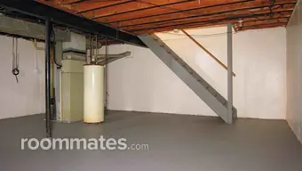 Room for rent in Lansing, MI $438, townhouse