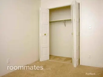 Room for rent in Lansing, MI $438, townhouse