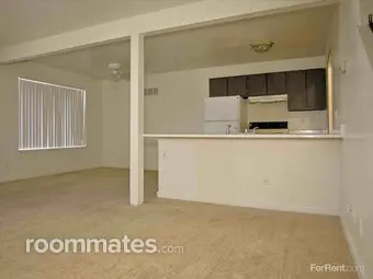 Room for rent in Lansing, MI $438, townhouse