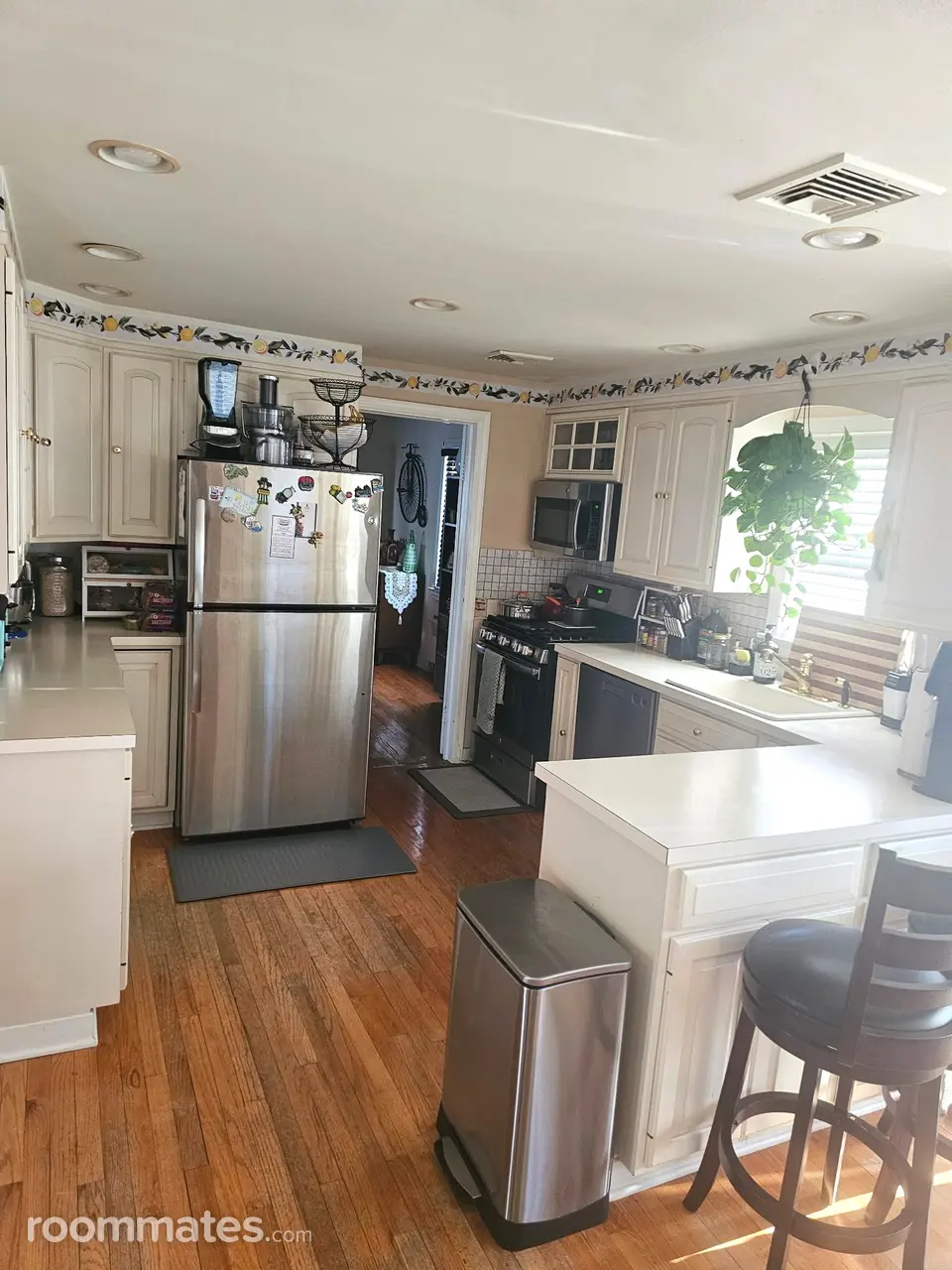 Profile photo 3 of 8