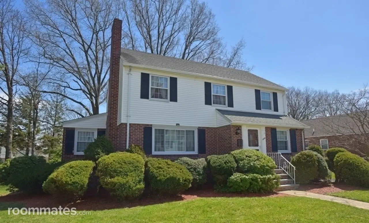 Profile photo 8 of 8