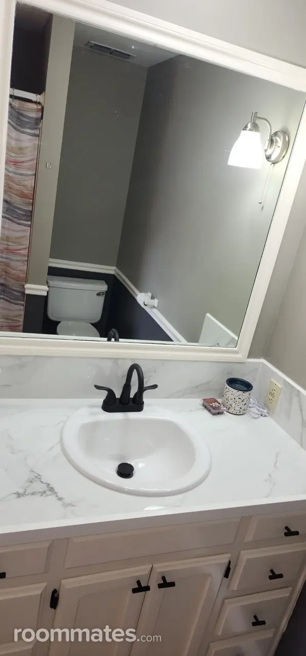 Profile photo 3 of 10