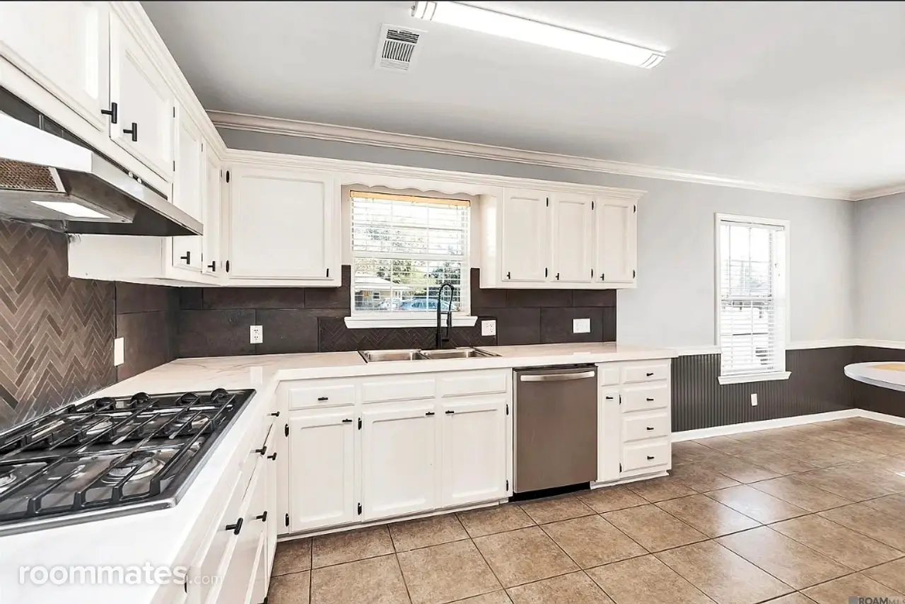 Profile photo 4 of 10