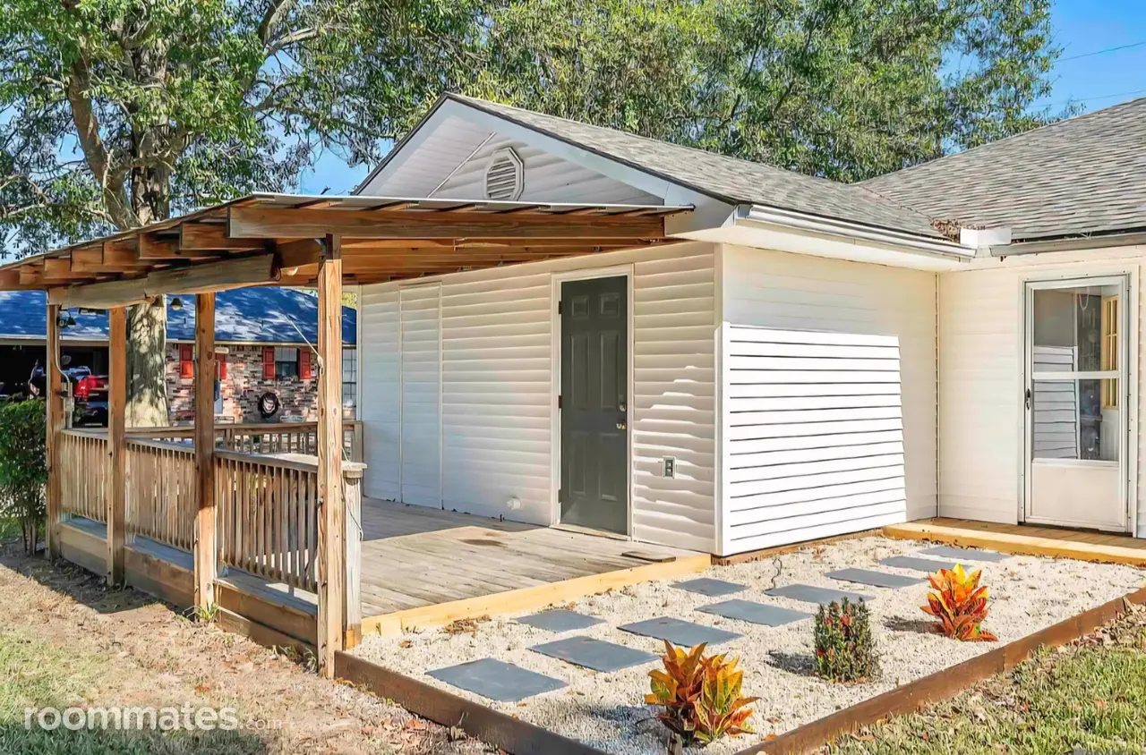 Profile photo 6 of 10