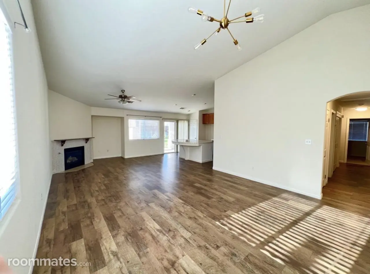 Profile photo 3 of 8