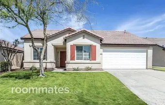 Room for rent in Bakersfield, CA $675, house