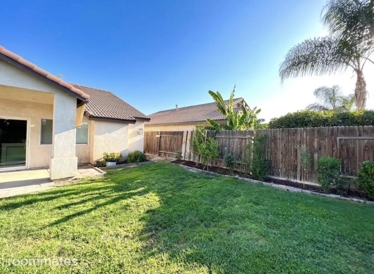 Profile photo 6 of 8