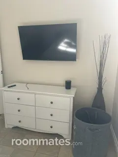 Room for rent in Agoura Hills, CA $1350, house