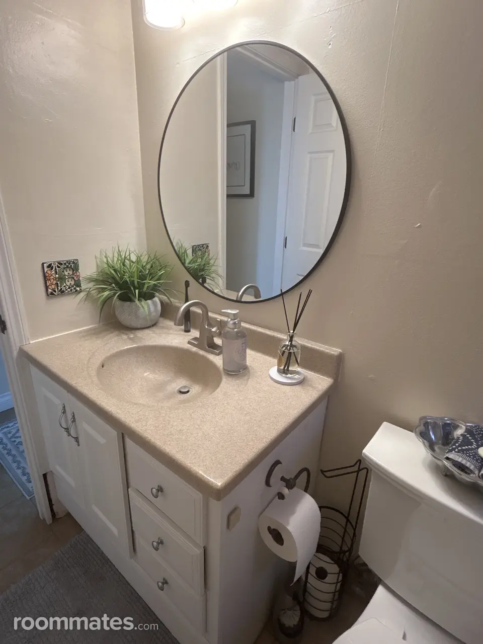 Profile photo 9 of 18