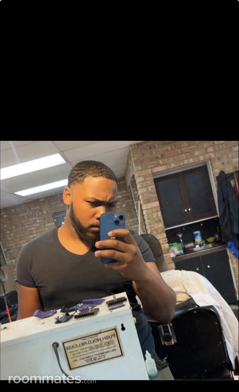 Profile photo 12 of 14