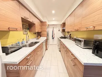 Room for rent in Los Angeles, CA $2000, condo