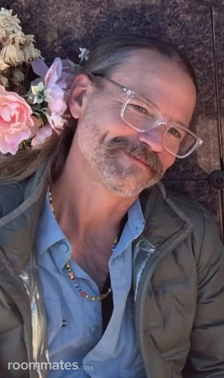 Profile photo 10 of 10