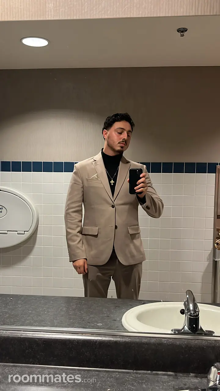 Profile photo 1 of 1