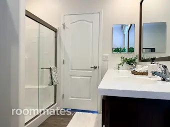 Room for rent in Huntington Beach, CA $1995, house