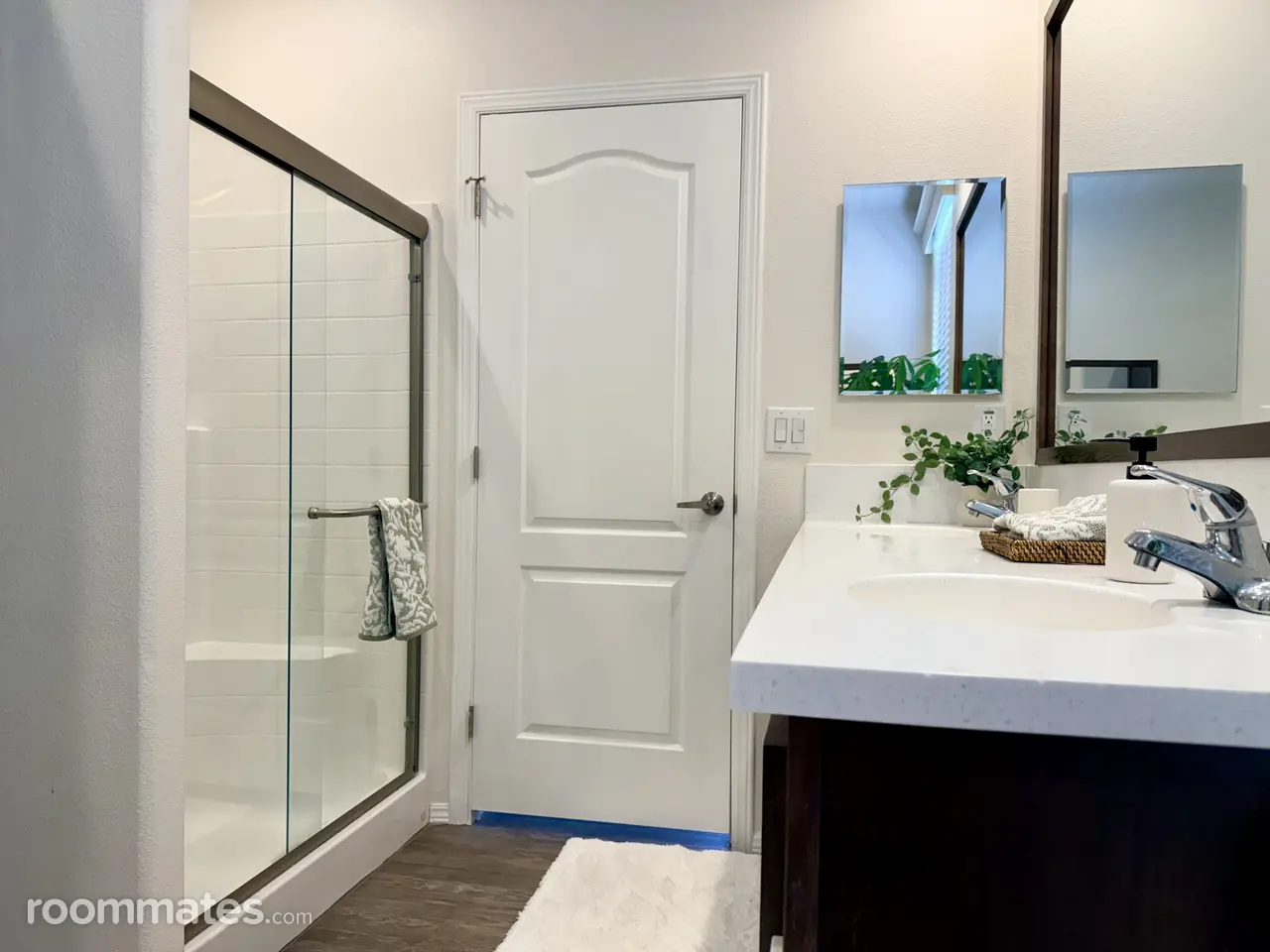 Profile photo 4 of 17