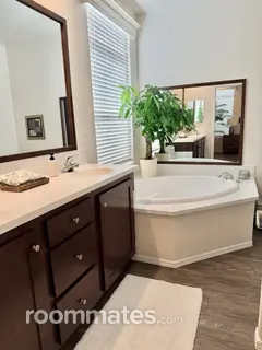 Room for rent in Huntington Beach, CA $1995, house