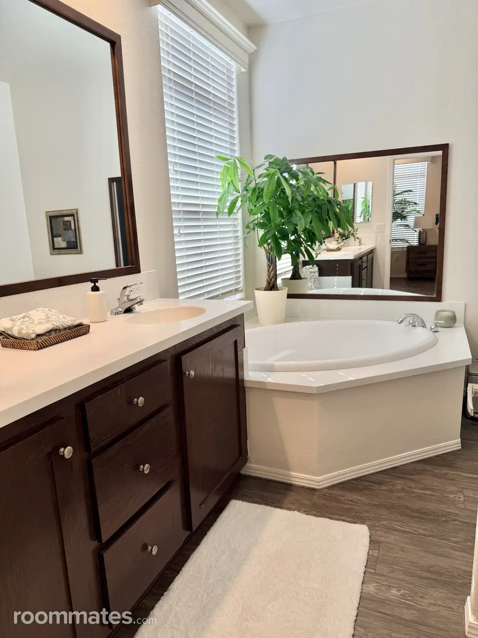 Profile photo 6 of 17